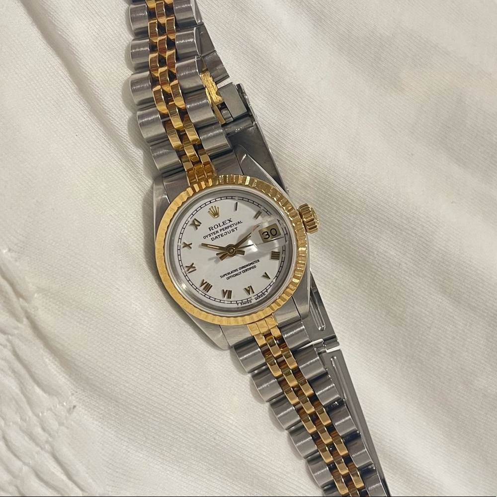 Authentic Womens Rolex date just two tone 18k and stainless steel 26mm EUC